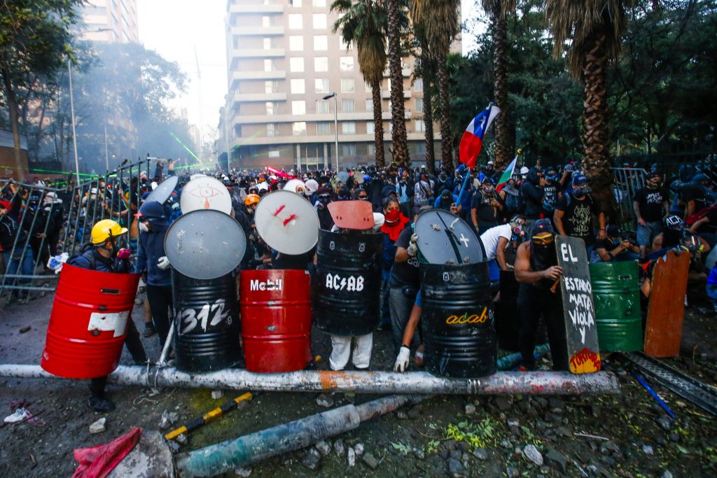 “Primera línea” no es investigada por su conducta: ni por Fiscalía ni policías