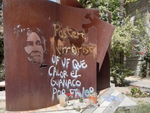 Vandalizaron tumba de Gladys Marín en el Cementerio General