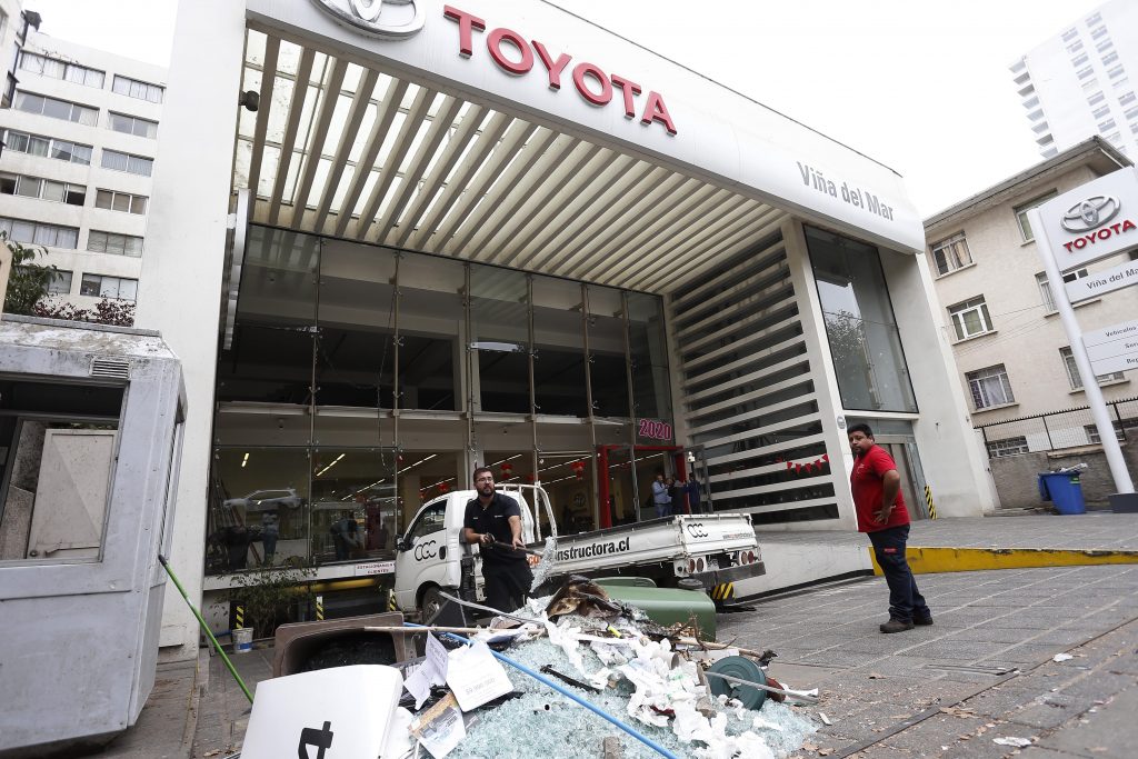 Dueño de automotora vandalizada: “Las Fuerzas Armadas deberían estar en la calle”