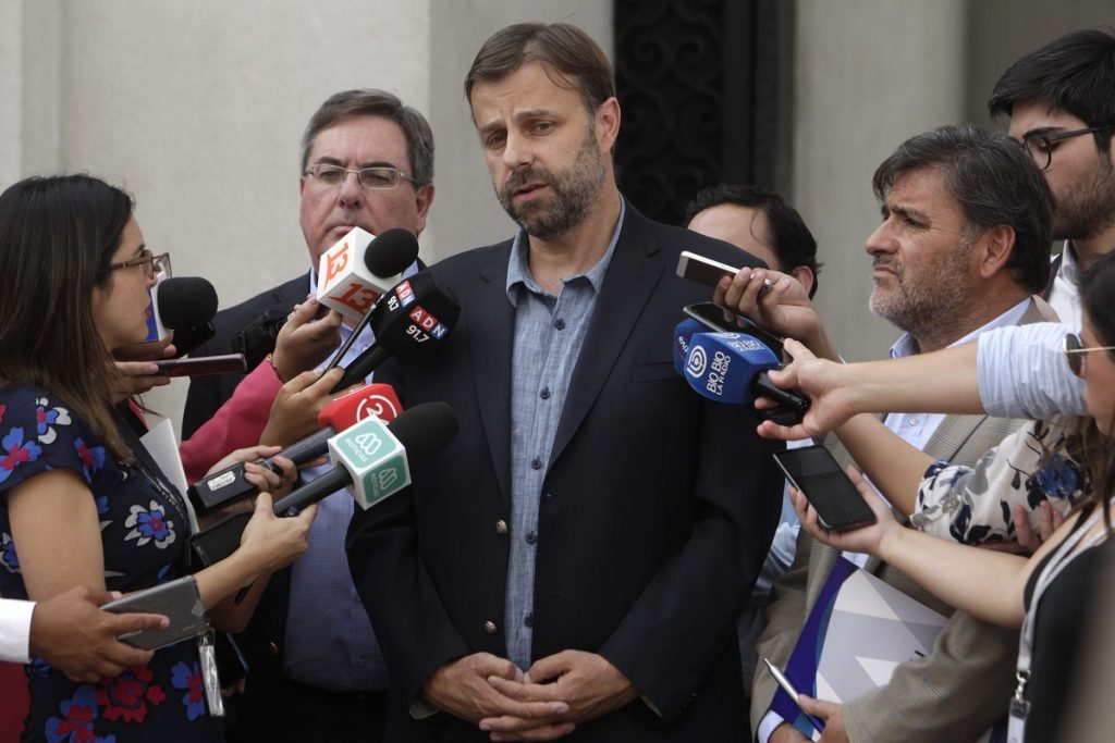 Alcaldes consiguen que Gobierno aumente en un 50% el Fondo Común Municipal