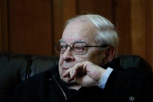 Falleció el excapellán de La Moneda Percival Cowley