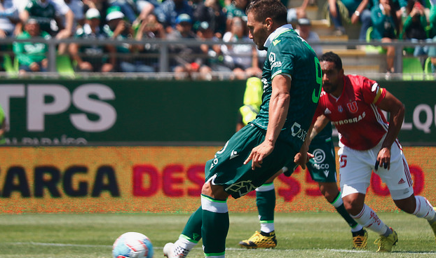 La ‘U’ derrotó a Santiago Wanderers con inteligencia y se hace del liderato