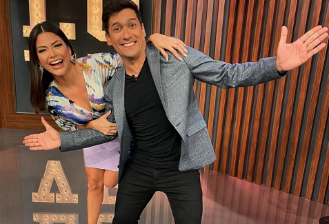 “Mis guapas mujeres”: Rafael Araneda comparte singular fotografía y seguidores reparan en un detalle