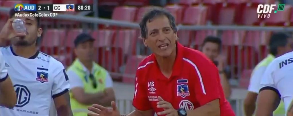 “¿Me están escuchando?”: la frase de Mario Salas que generó críticas en la derrota de Colo Colo