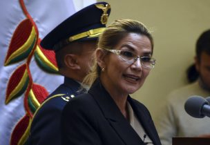 Gobierno boliviano rechaza destitución de Ministro de Defensa exigida por Congreso