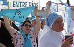 Iglesia Católica celebra misa multitudinaria en Argentina contra la ley de aborto