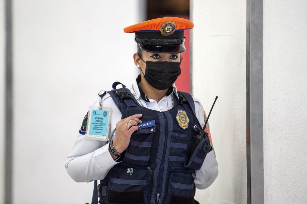 Cruces fronterizos entre México y EEUU se vacían ante restricciones por coronavirus