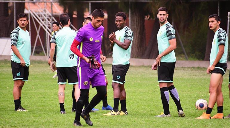 Ex arquero de la UC y su presente en Bolivia: “El torneo de aquí puede estar un poquito más arriba que el chileno”