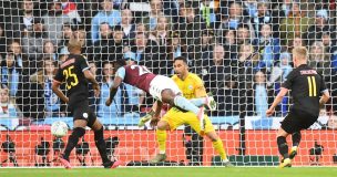 Manchester City y Claudio Bravo se coronaron tricampeones de la Copa de la Liga