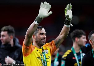 De leyenda a leyenda: Histórico portero sudamericano llena de elogios a Claudio Bravo