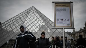 El museo del Louvre restringe su acceso debido al coronavirus