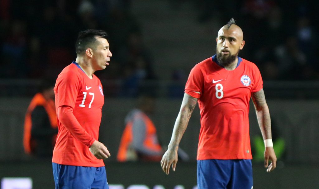 “Te quiero capitán”: Vidal le agradeció a Medel por elegirlo como el mejor jugador chileno de la historia