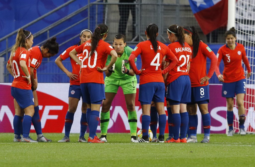 El Covid-19 golpea a la Roja femenina y el repechaje olímpico: “No tenemos las condiciones”