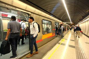 Metro reabre estación de Plaza de Puente Alto tras manifestaciones en el exterior