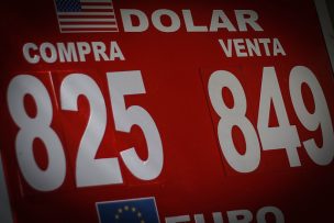 Máximo histórico: Dólar cerró jornada en $842