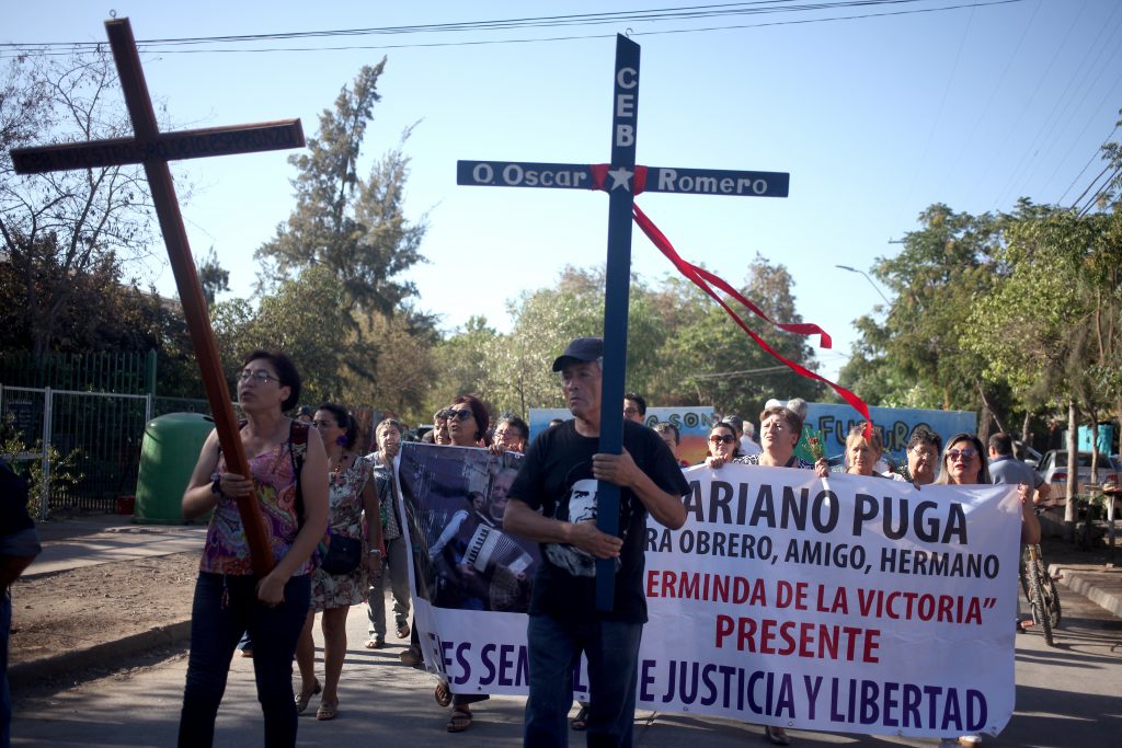 Fotos: Cientos de personas llegan hasta Villa Francia para despedir a Mariano Puga