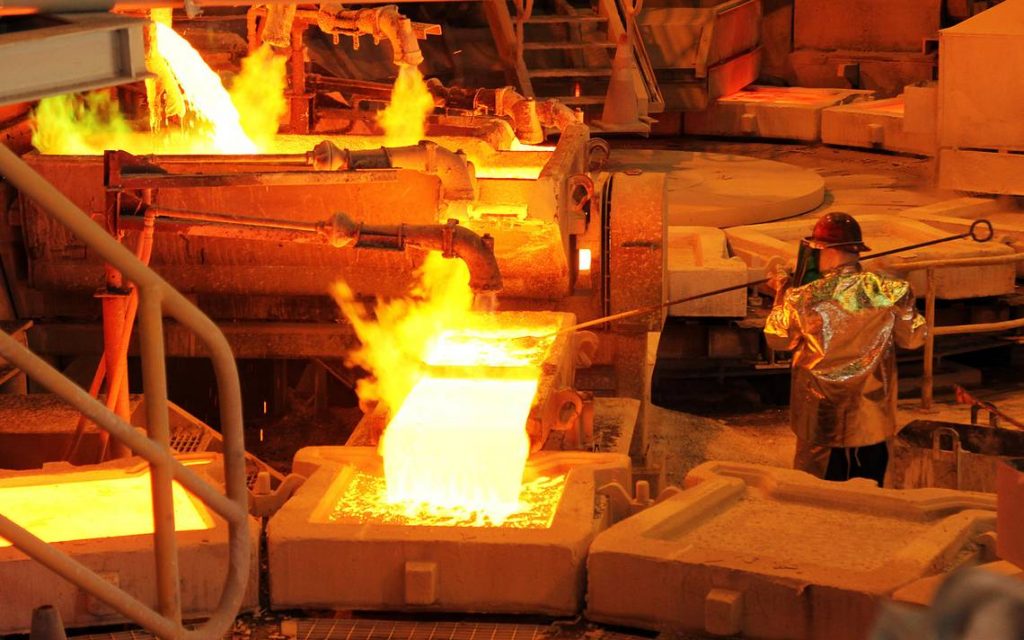 Ministro de Minería advierte: “Si esta situación continúa, hay muchas faenas que van a terminar cerrando”