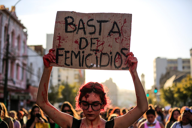 “Estoy increíblemente orgullosa de estas mujeres”: Reconocida cantante estadounidense destacó marcha del 8M
