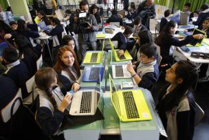 Piden a Gobierno adelantar entrega computadores e internet para alumnos vulnerables