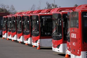 Nuevos buses eléctricos hacen crecer la flota del Transantiago a mil máquinas