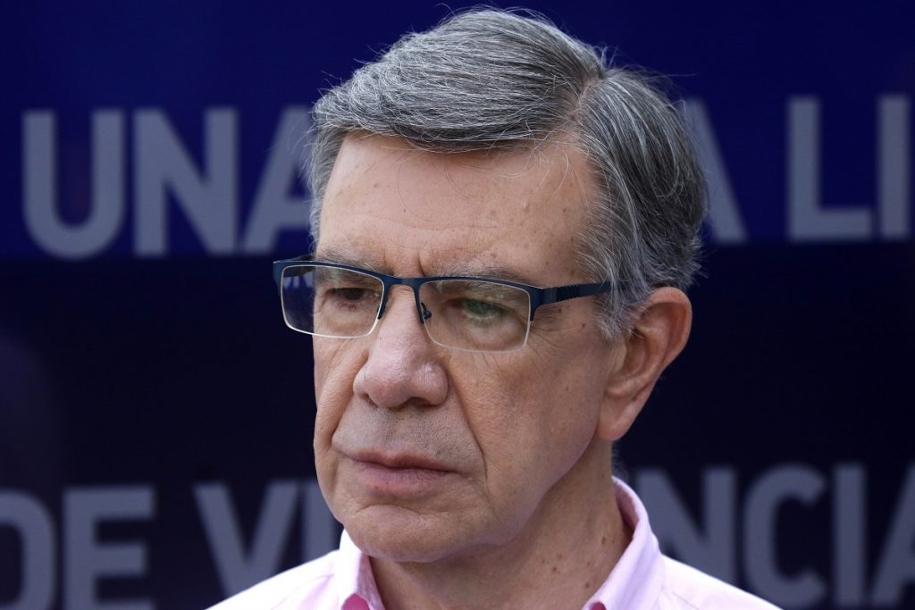 Joaquín Lavín: “Le dijimos a gral. Ricotti, estamos dispuestos a cerrar la zona Oriente”