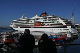 Coronavirus: Mañalich prohíbe desembarque de 2 cruceros