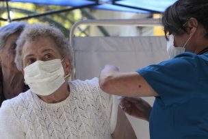 Funcionaria contagiada por Covid-19 vacunó contra la Influenza en Chillán Viejo