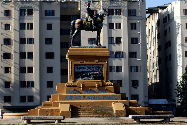 ¿Quién limpió el monumento de Baquedano en la “Zona 0”?