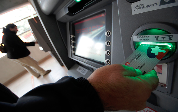 Más de 590 mil beneficiarios del IPS serán traspasados a CuentaRUT en abril