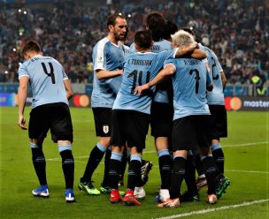 Uruguay podría perder a otra de sus figuras para el debut ante la Roja