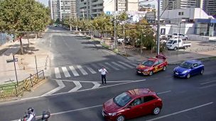 Carabineros trabajó en Parque Arauco por aviso de bomba: personas de las oficinas fueron evacuadas