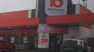 Intentan saquear supermercado en La Florida: actuó FF.AA y Carabineros