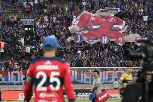 Crónica de un homenaje: así fue la especial vuelta de Johnny Herrera al Estadio Nacional