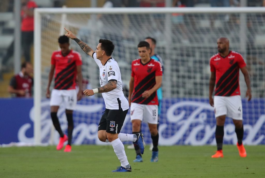 Prensa brasileña: “Atlético Paranaense fue puesto contra las cuerdas por Colo Colo”