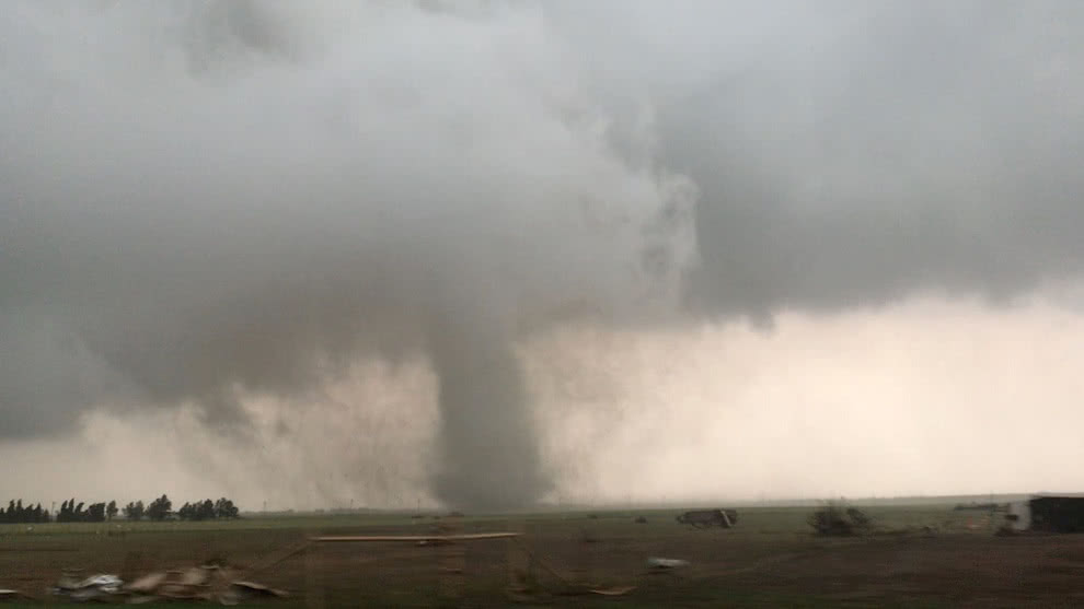 DMC emite aviso por riesgo de tornados en Biobío y La Araucanía