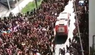 Marcha de mujeres abrió paso a Bomberos para que concurriera a emergencia en Valparaíso