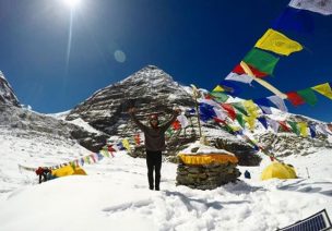 Montañista chileno consigue un Récord Guinnes al escalar dos de las cumbres más altas del mundo