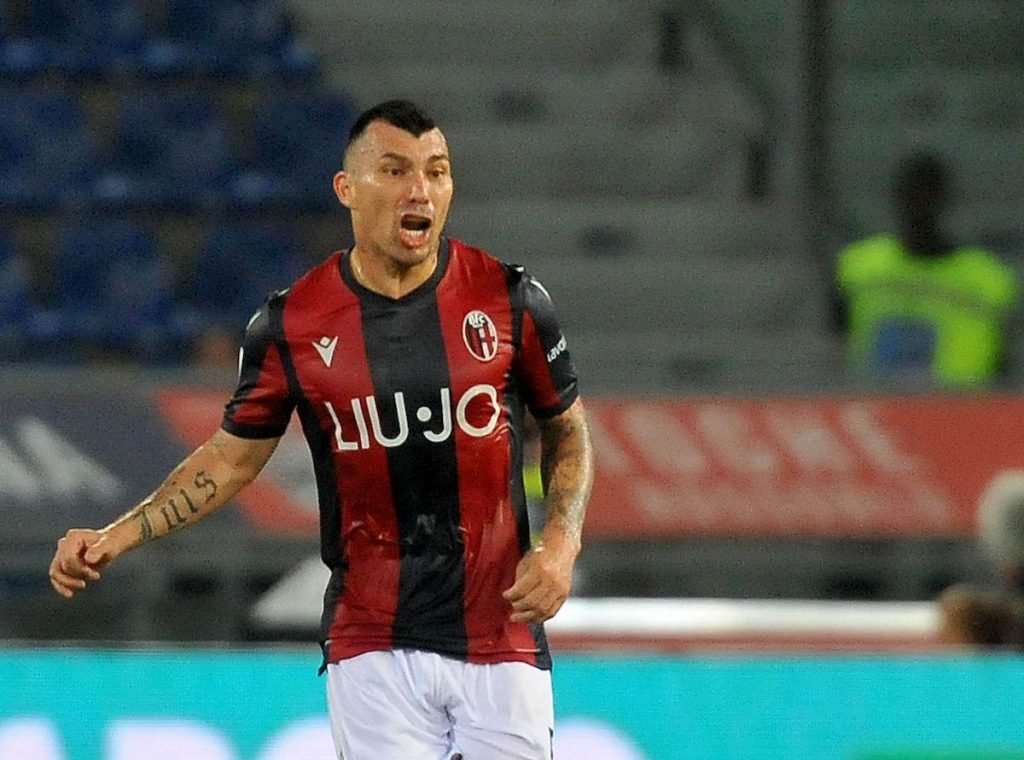 Gary Medel no pierde el tiempo en medio del aislamiento y trabaja con intensa rutina