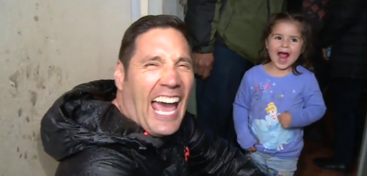 Pancho Saavedra fue sorprendido por niña que imita su risa en “Lugares que Hablan”