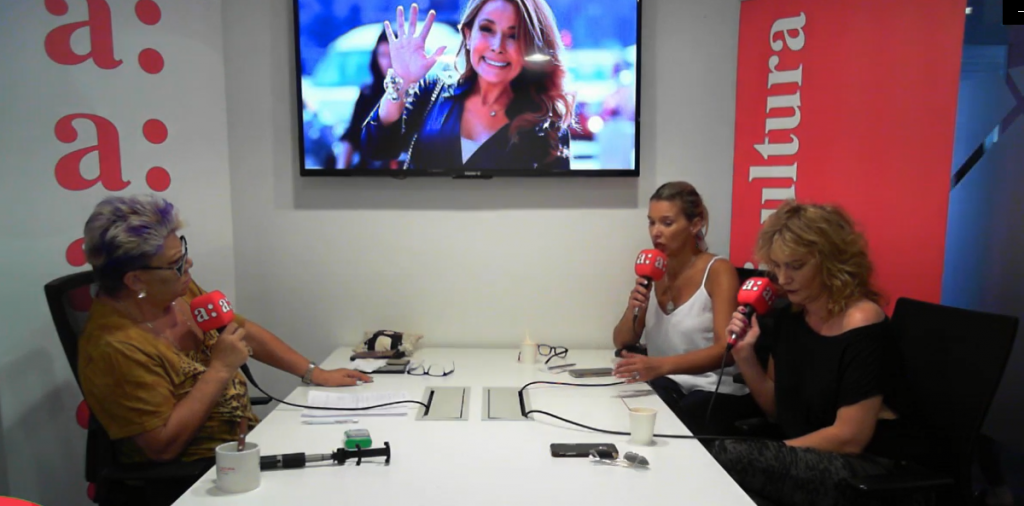 “Lo encuentro de una cara de rajism… total”: Claudia Schmitd “estalla” de rabia tras aumento de sueldo de Cathy Barriga