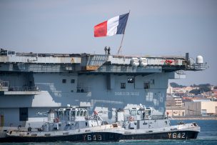 Colocan en cuarentena tripulación de portaaviones francés por coronavirus