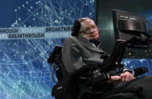 Donan equipo respiratorio de Stephen Hawking a un hospital para ayudar contra el Covid-19