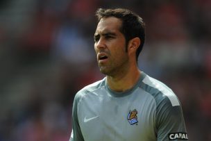 Histórico uruguayo alabó a Claudio Bravo: “Quedé asombrado con la técnica que tiene en los pies”