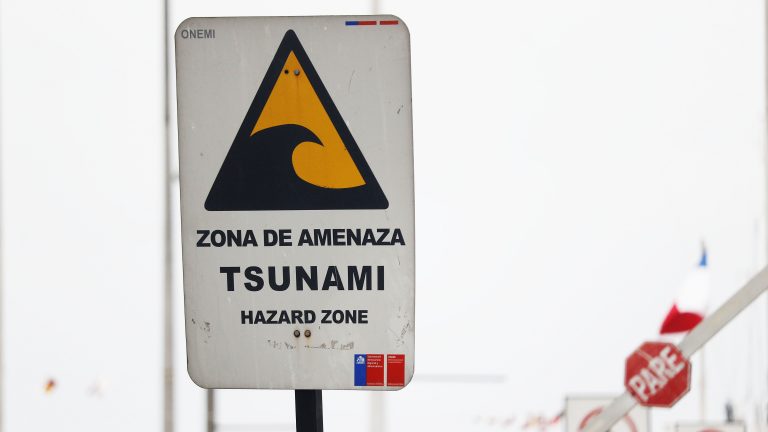 Sismo de magnitud 5,4 se registra al sur de Isla de Pascua: SHOA descarta amenaza de tsunami
