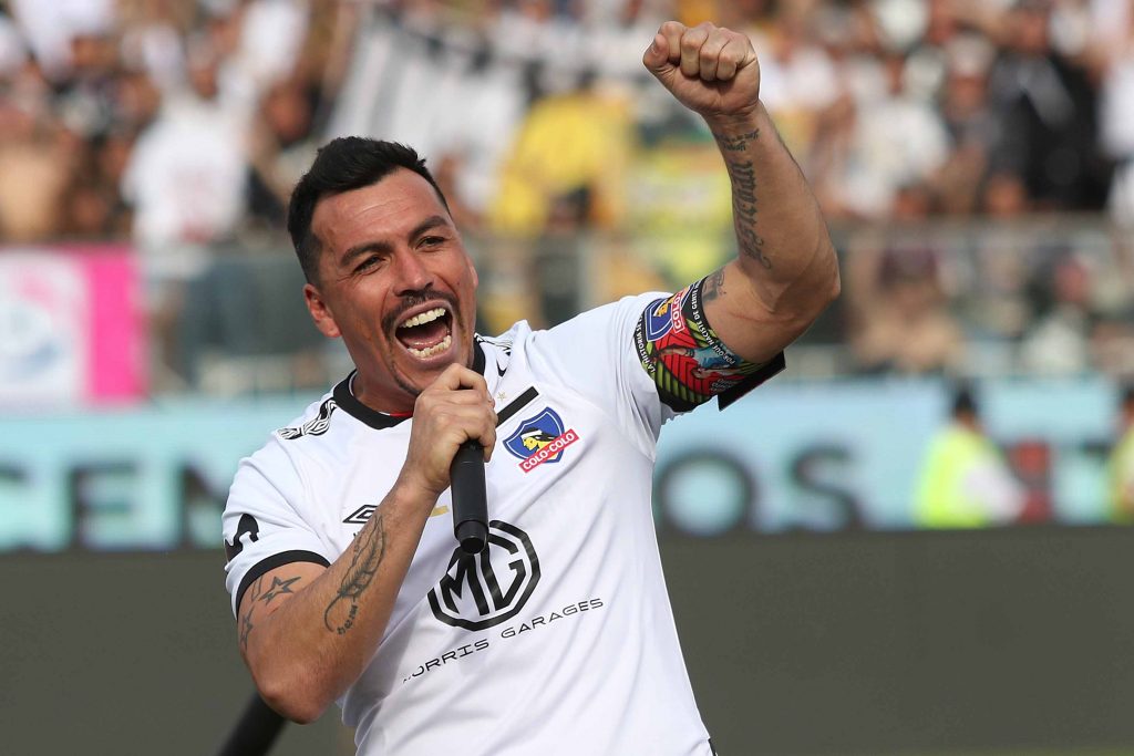 Esteban Paredes: “Feliz aniversario mi Colo Colo amado”