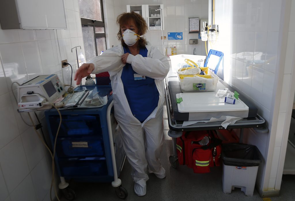 Colegio de Enfermeras: Nuevas medidas del Gobierno “conducirán al país a una catástrofe sanitaria sin precedentes”