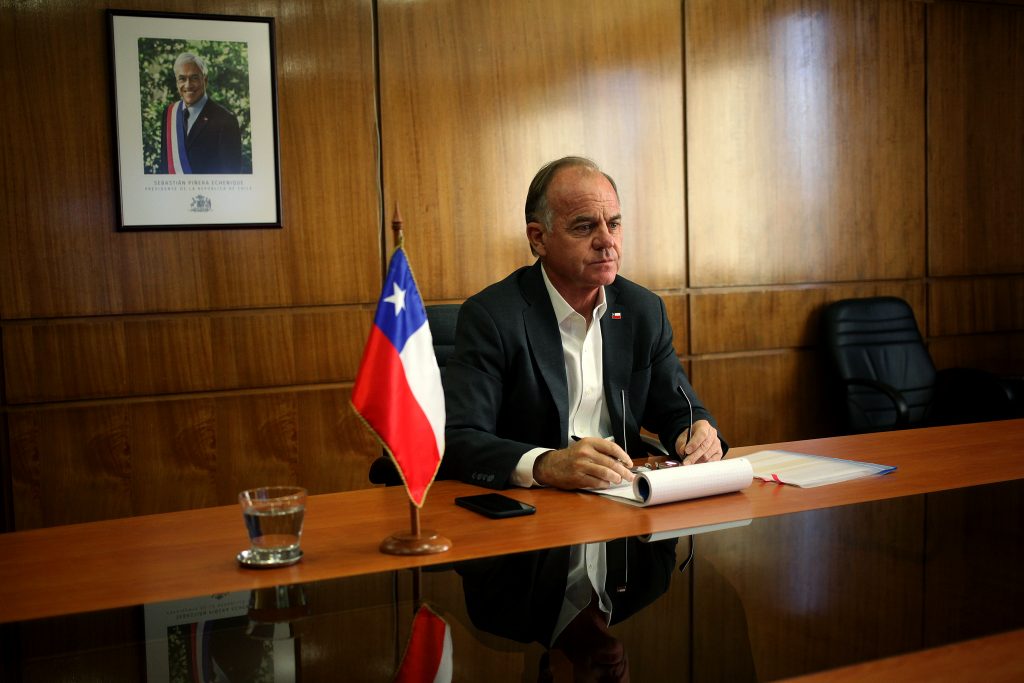 Ministro Walker hizo un llamado a la calma: “No hay razón para acaparar alimentos porque estamos bien abastecidos”