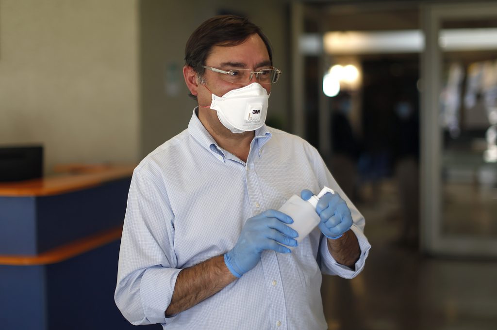 Intendente Guevara reitera llamado a no salir de la capital y a respetar normas sanitarias