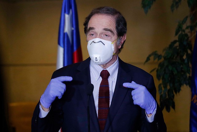 Ministro Larraín e indultos a presos por DD.HH.: “Creo que el Presidente no se ha cerrado a hacerlo”