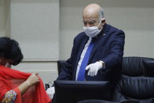 Senador Insulza rechazó declaraciones de ministro Blumel sobre cronograma electoral